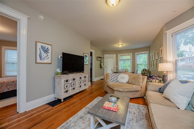 39 Oxford Street, Rochester, NY 14607