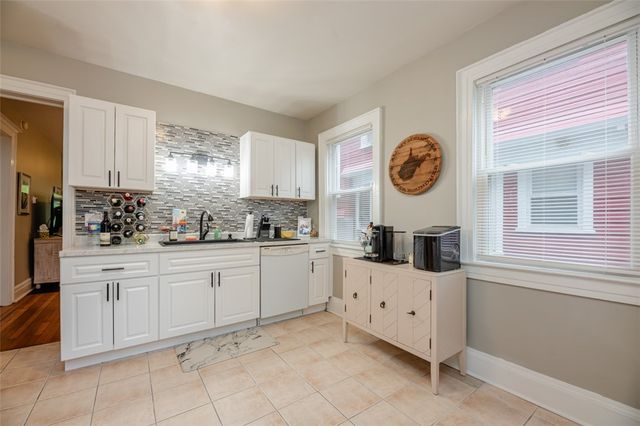 39 Oxford Street, Rochester, NY 14607