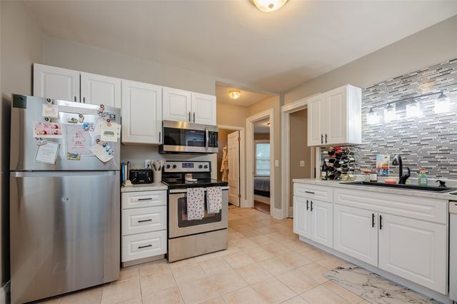 39 Oxford Street, Rochester, NY 14607