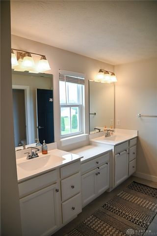 3258 Heatherstone Drive, Troy, OH 45373