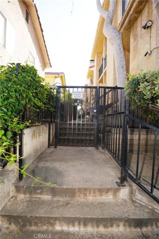 18954 Sherman Way 3, Reseda, CA 91335