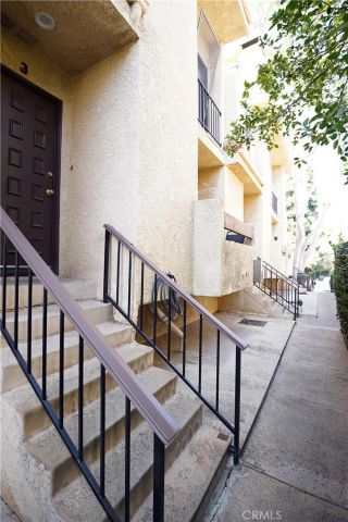 18954 Sherman Way 3, Reseda, CA 91335