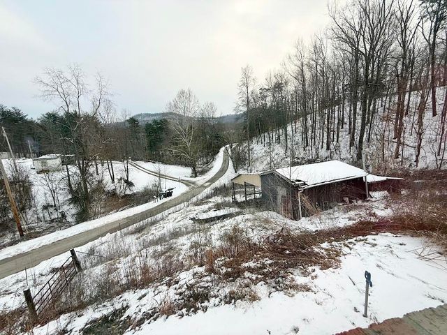 390 Churchhouse Hill Road, Irvine, KY 40336