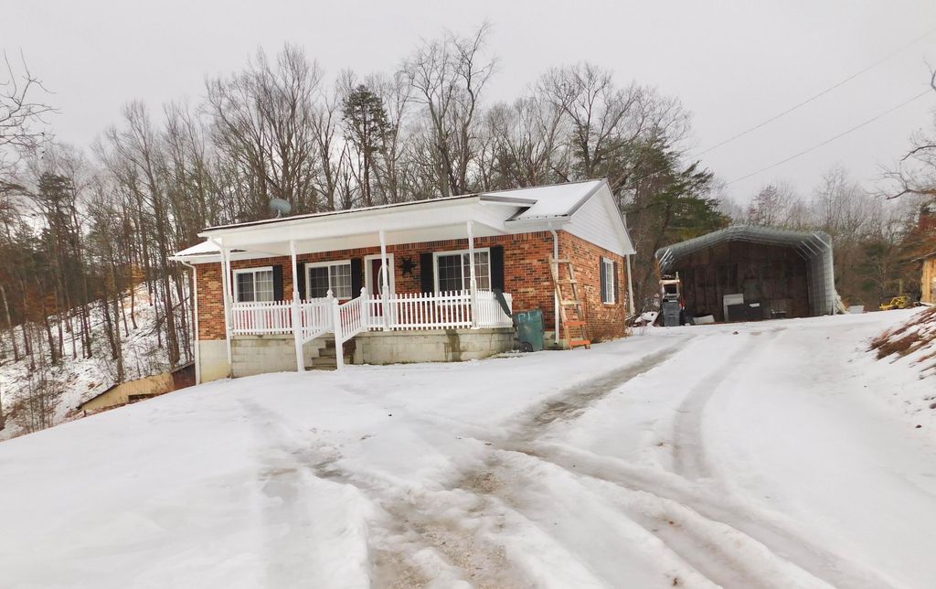 390 Churchhouse Hill Road, Irvine, KY 40336