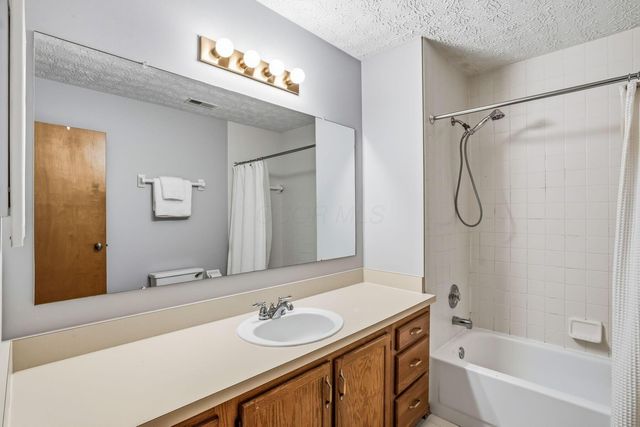 5819 ELMBRIDGE Lane, Dublin, OH 43016