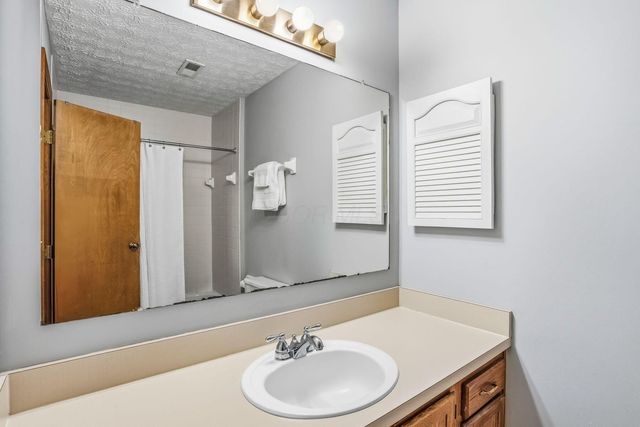 5819 ELMBRIDGE Lane, Dublin, OH 43016