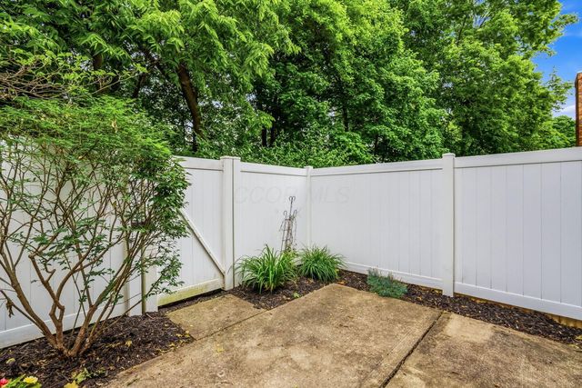 5819 ELMBRIDGE Lane, Dublin, OH 43016