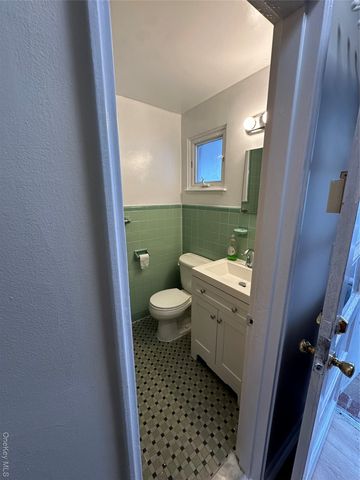 36 S Middletown Road 3, Pearl River, NY 10965