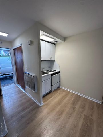 36 S Middletown Road 3, Pearl River, NY 10965