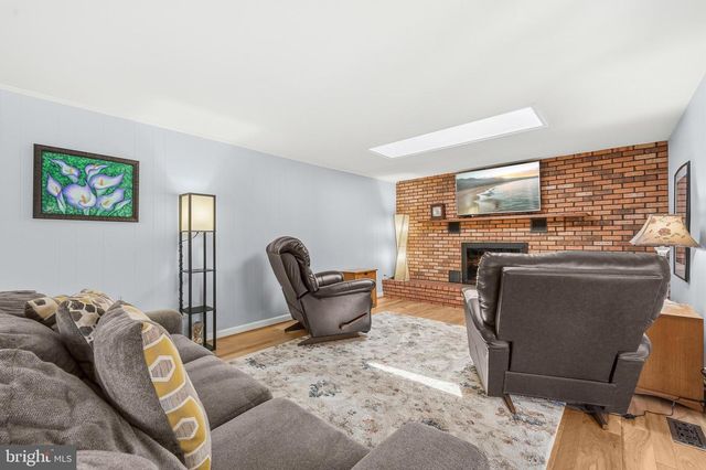 6908 COURAGEOUS CIR, Burke, VA 22015