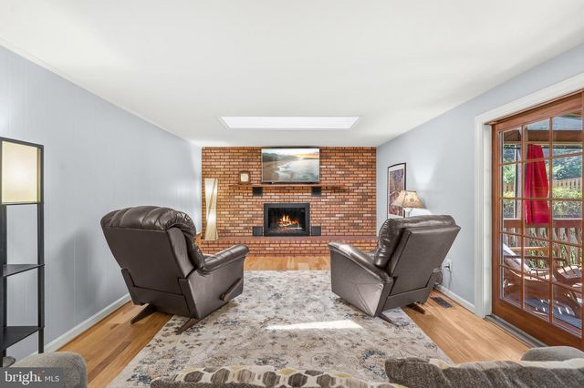 6908 COURAGEOUS CIR, Burke, VA 22015