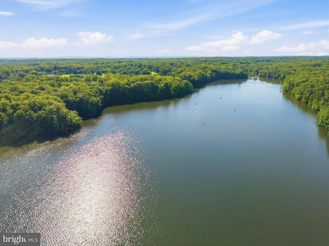 6908 COURAGEOUS CIR, Burke, VA 22015