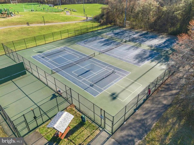 6908 COURAGEOUS CIR, Burke, VA 22015
