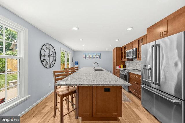 6908 COURAGEOUS CIR, Burke, VA 22015