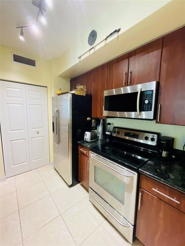 2401 NE 65th Street 408, Fort Lauderdale, FL 33308