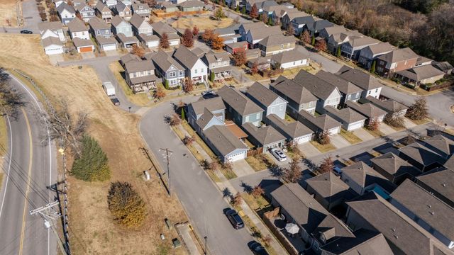 2384 Somerset Valley Dr, Antioch, TN 37013