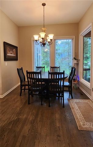 10202 NW RIVER HILLS Drive, Parkville, MO 64152
