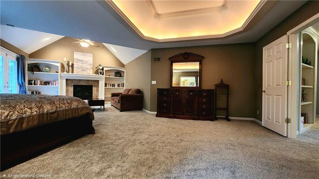 10202 NW RIVER HILLS Drive, Parkville, MO 64152