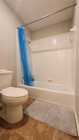 10202 NW RIVER HILLS Drive, Parkville, MO 64152