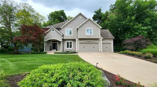 10202 NW RIVER HILLS Drive, Parkville, MO 64152