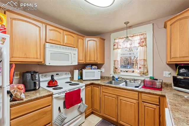 936 E Moreno Avenue, Colorado Springs, CO 80903