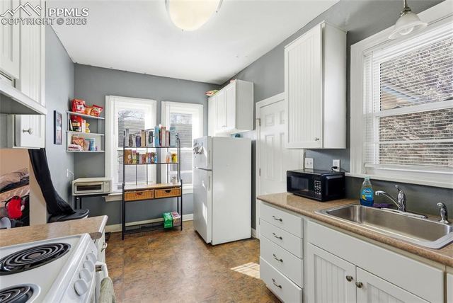 936 E Moreno Avenue, Colorado Springs, CO 80903