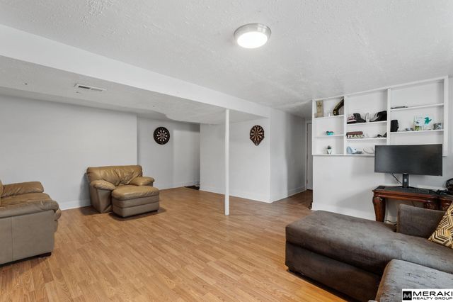 2122 N 121st Street, Omaha, NE 68164