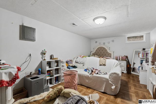 2122 N 121st Street, Omaha, NE 68164