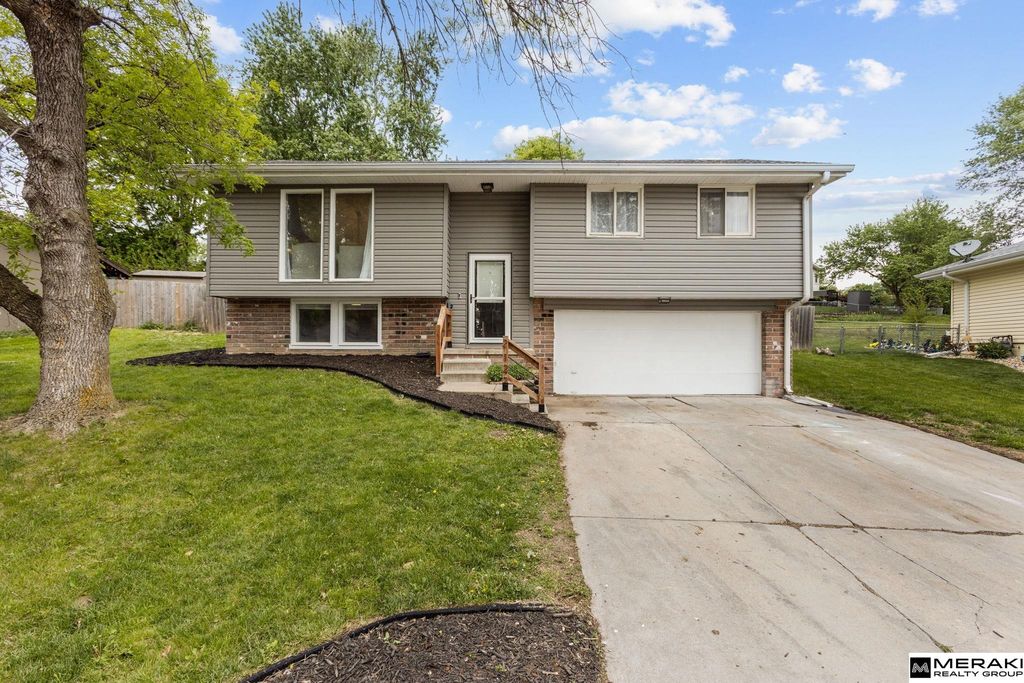 2122 N 121st Street, Omaha, NE 68164