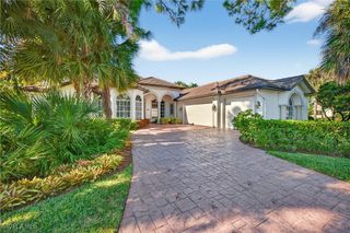 2229 Goshawk CT, Naples, FL 34105