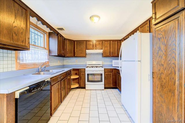 218 Plattekill Ardonia Road, Wallkill, NY 12589