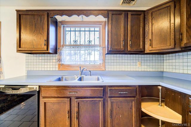 218 Plattekill Ardonia Road, Wallkill, NY 12589