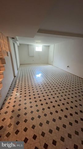 7425 MARC DR, Falls Church, VA 22042