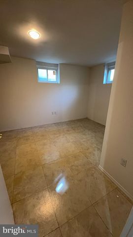 7425 MARC DR, Falls Church, VA 22042