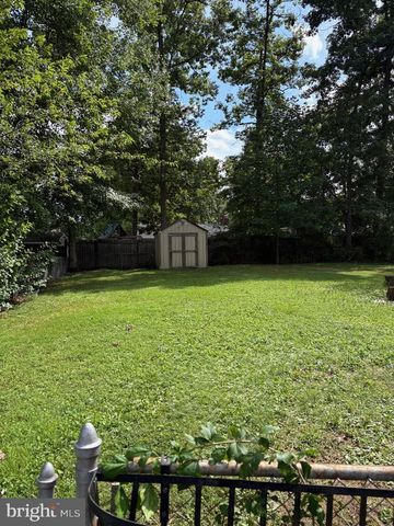 7425 MARC DR, Falls Church, VA 22042