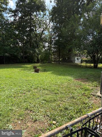 7425 MARC DR, Falls Church, VA 22042