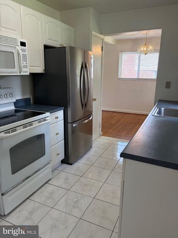 7425 MARC DR, Falls Church, VA 22042