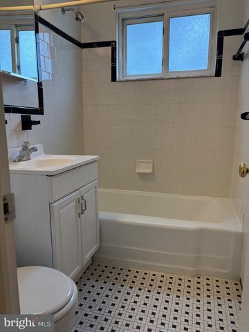 7425 MARC DR, Falls Church, VA 22042