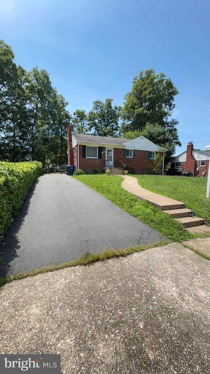 7425 MARC DR, Falls Church, VA 22042