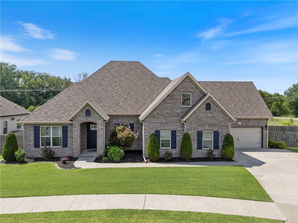950 Clark Circle, Bentonville, AR 72713