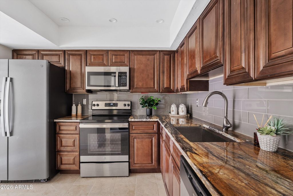 3702 E MONTEROSA Street 2, Phoenix, AZ 85018 — photo 4