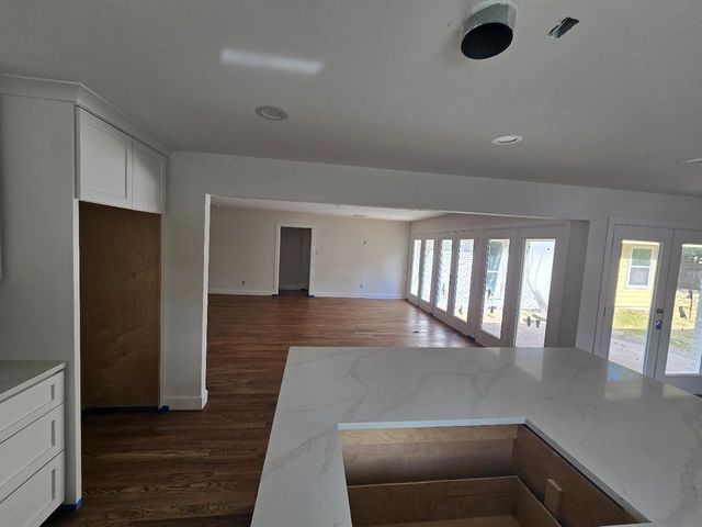 7727 Fairdale Lane, Houston, TX 77063