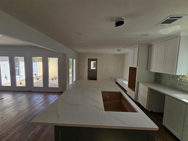 7727 Fairdale Lane, Houston, TX 77063
