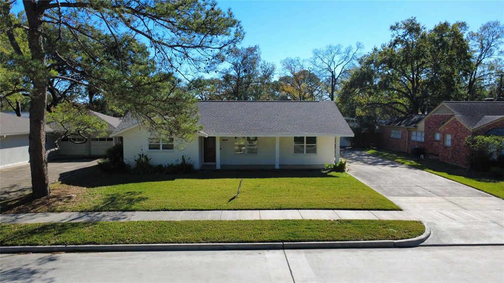 7727 Fairdale Lane, Houston, TX 77063