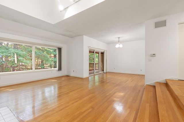 34 Cortland Dr 34, Sharon, MA 02067
