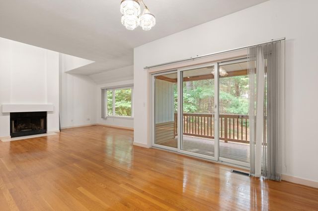 34 Cortland Dr 34, Sharon, MA 02067