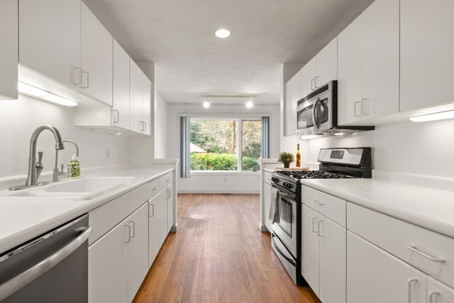 34 Cortland Dr 34, Sharon, MA 02067