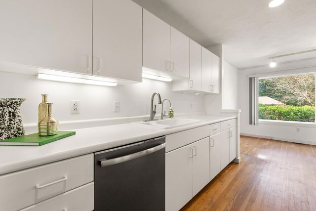 34 Cortland Dr 34, Sharon, MA 02067