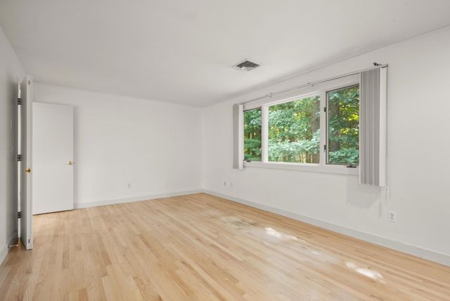 34 Cortland Dr 34, Sharon, MA 02067