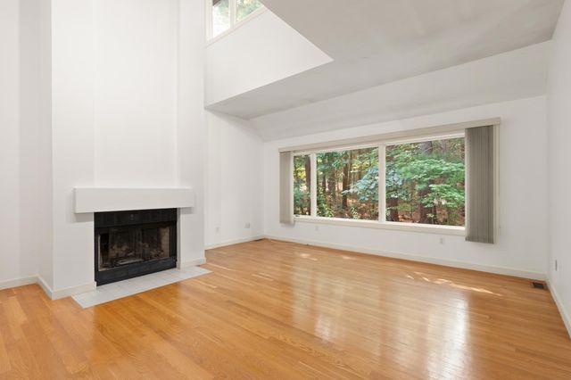 34 Cortland Dr 34, Sharon, MA 02067